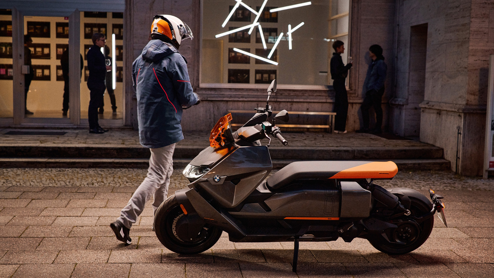 Ηλεκτρικά δίκυκλα: Αύξηση επιδότησης στα 1.300 ευρώ